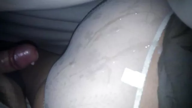 豐滿的業餘愛好者給予令人興奮的口交