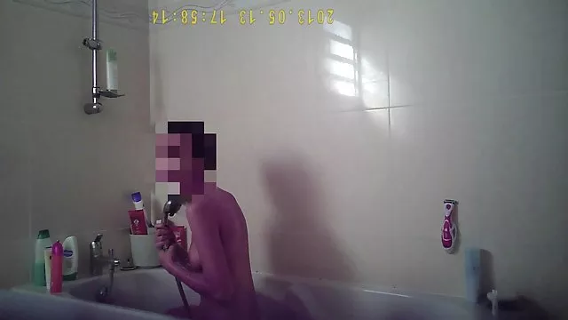 令人震驚的亞洲人有兩個甜瓜會讓你無言以對